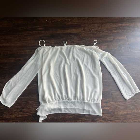Boulee Open Shoulder Blouse Womens Size 4 Off White Solid Key Hole Top - Picture 6 of 9